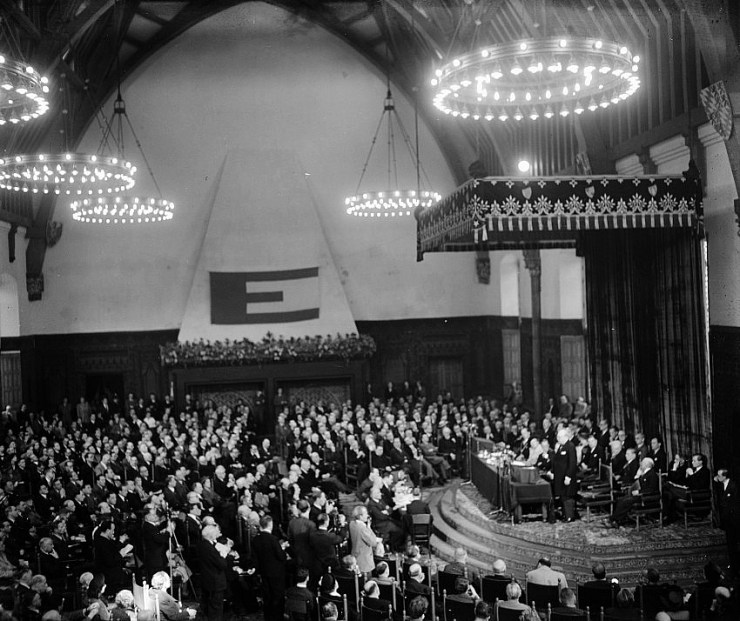 1948-05-09,_the_Hall_of_Knights_at_the_Europa_Congress_in_The_Hague